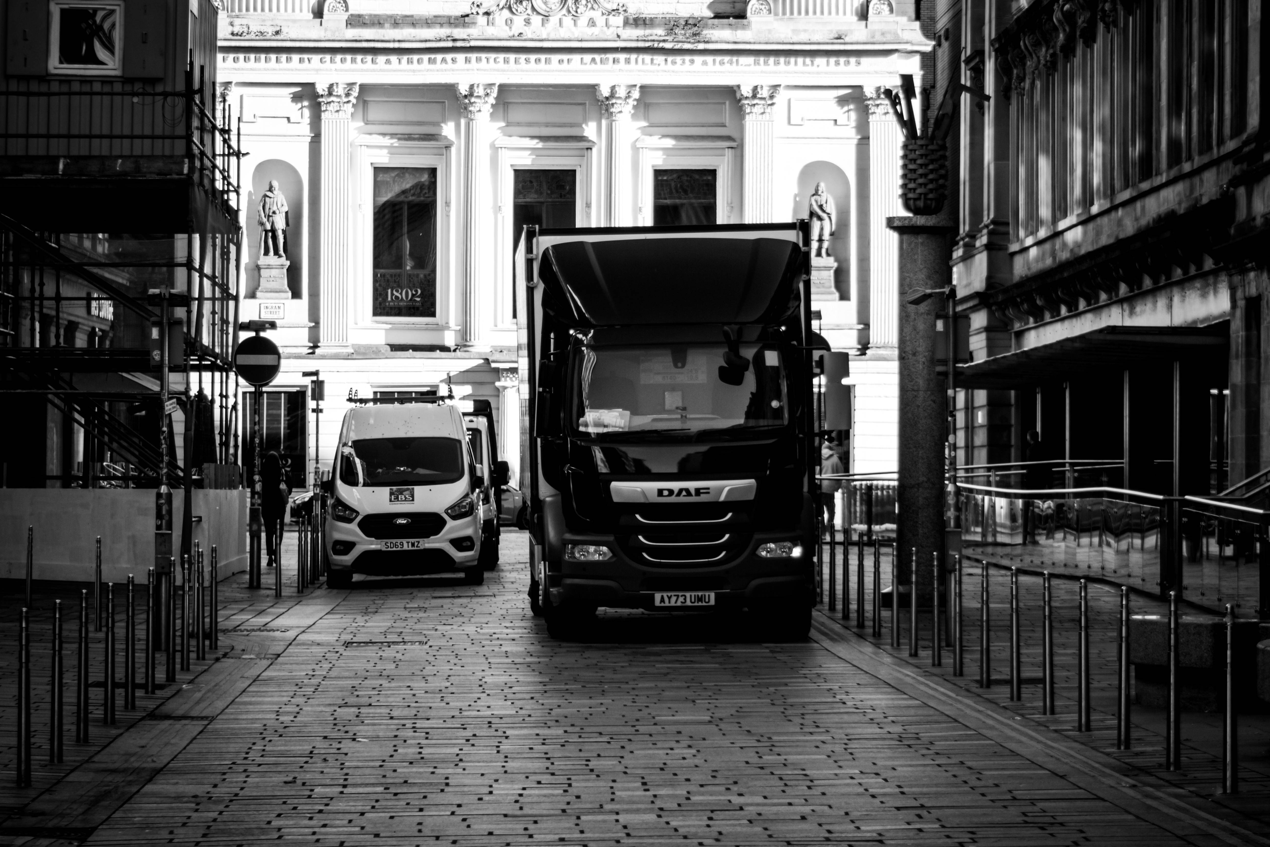 pexels-davidgallie-28610245