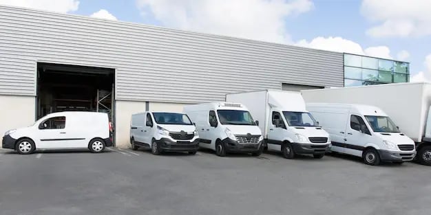 stationnement-societe-pour-parc-transport-camionnettes-blanches_100800-11582.jpg stationnement-societe-pour-parc-transport-camionnettes-blanches_100800-11582.jpg